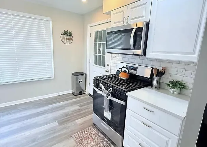 Spacious 5 Bed 2 Bath House *