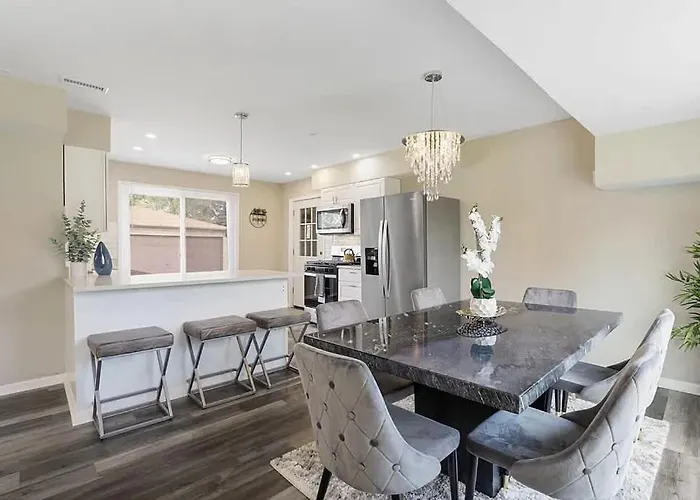 Spacious 5 Bed 2 Bath House
