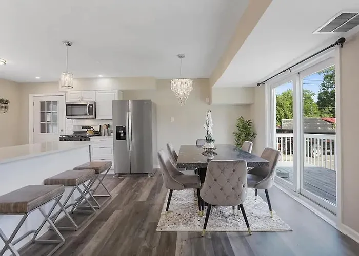 Spacious 5 Bed 2 Bath House *